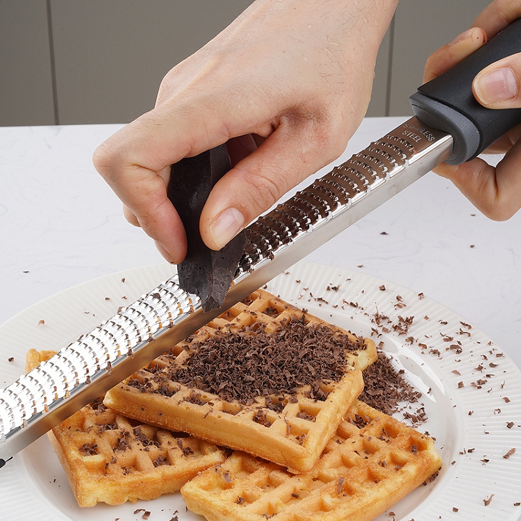 Amazon's new 304 stainless steel multifunctional Chocolate cheese grater lemon and ginger grater
